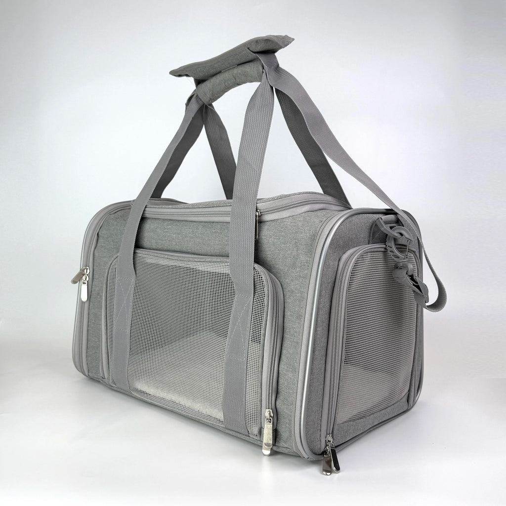 Portable Pet Carrier Bag, Suitable for Large Cats and Small Dogs, Airline-Approved Soft Travel Case, Breathable Mesh Transport Bag, Foldable Pet Travel Bag, Suitable for Outdoor/Car/Airplane Use